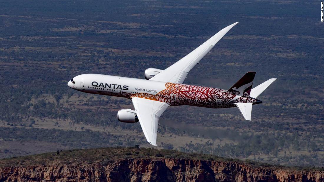 Tickets for Qantas flight to nowhere sell out in minutes